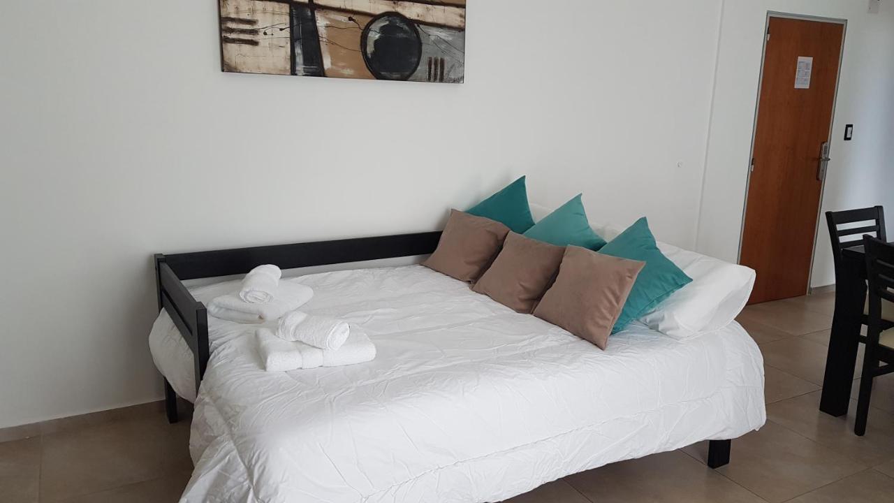 Departamento De Catagoria M&L Apartment Villa Maria Luaran gambar
